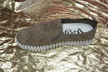 Load image into Gallery viewer, Very G Moxie TAUPE
