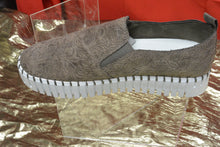 Load image into Gallery viewer, Very G Moxie TAUPE
