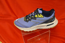 Load image into Gallery viewer, Diadora Mythos Blushield Volo 2

