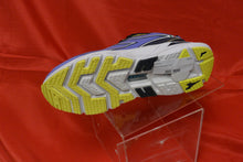 Load image into Gallery viewer, Diadora Mythos Blushield Volo 2
