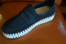 Load image into Gallery viewer, Tulip Platform Dark Indigo (WHITE)
