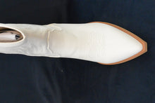 Load image into Gallery viewer, Claire White Boot (short) by Miim
