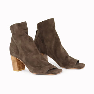 Silent D Cilba Choc. Suede 20%off! WAS 188 less 37.60 NOW 150.40
