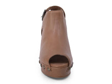 Load image into Gallery viewer, Chocolat Blu GALLA Brown
